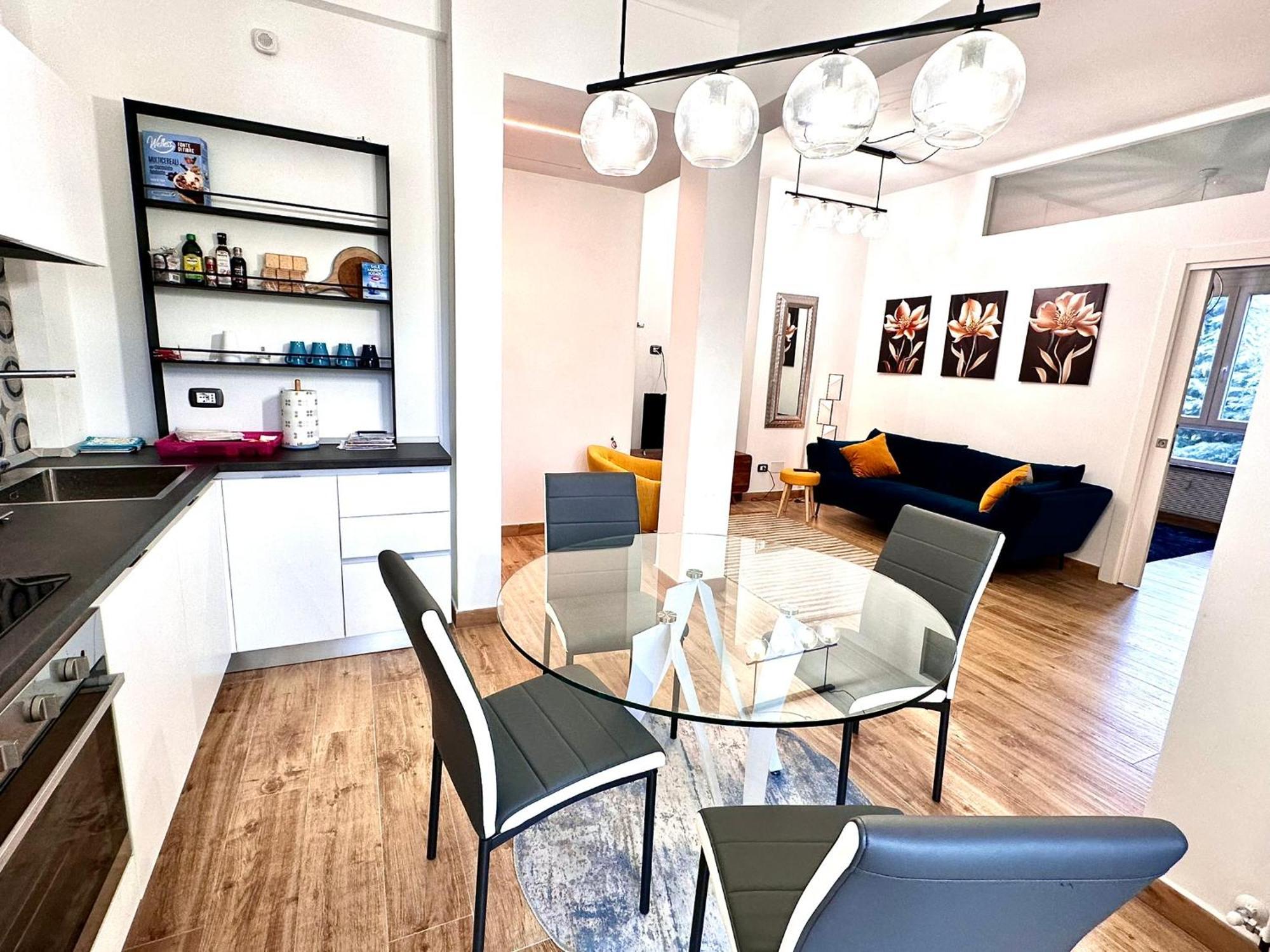 Lombardo'S Family - Free Private Parking 700M From The Station! Apartment Специя Екстериор снимка
