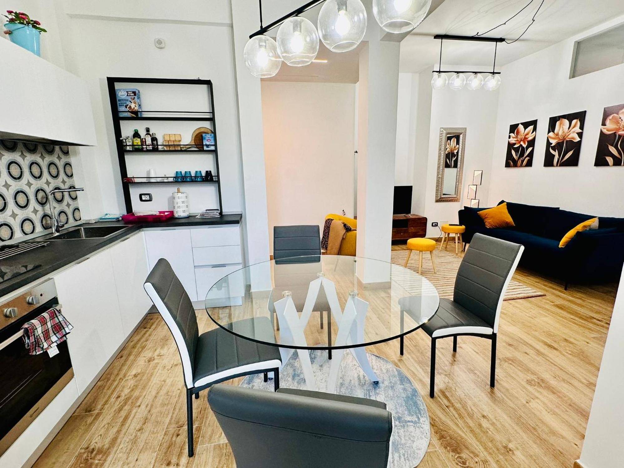 Lombardo'S Family - Free Private Parking 700M From The Station! Apartment Специя Екстериор снимка